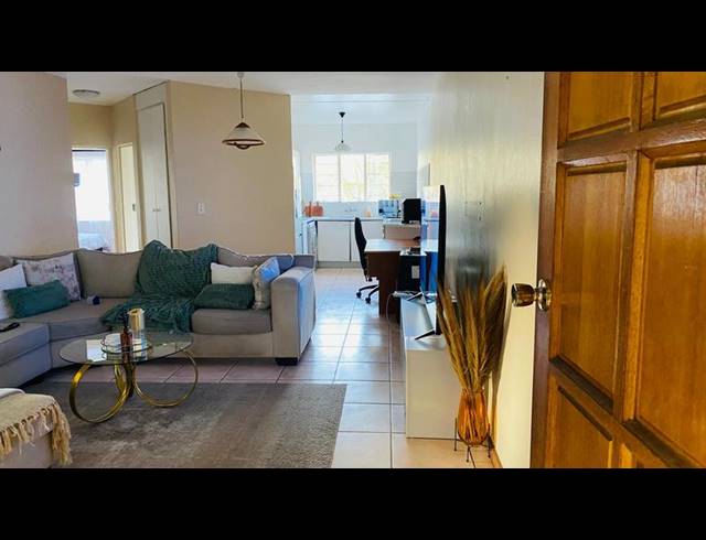 2 BEDROOM PROPERTY TO RENT IN HALFWAY GARDENS